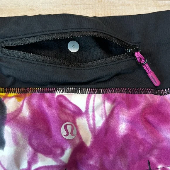 lululemon Athletica - Run: Unicorn Tears Skirt size 4 *VERY RARE* ONE OF A KIND* - Picture 3 of 4